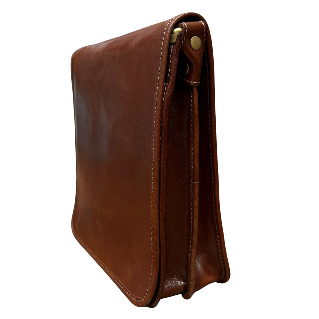 interior compartments — messenger bag